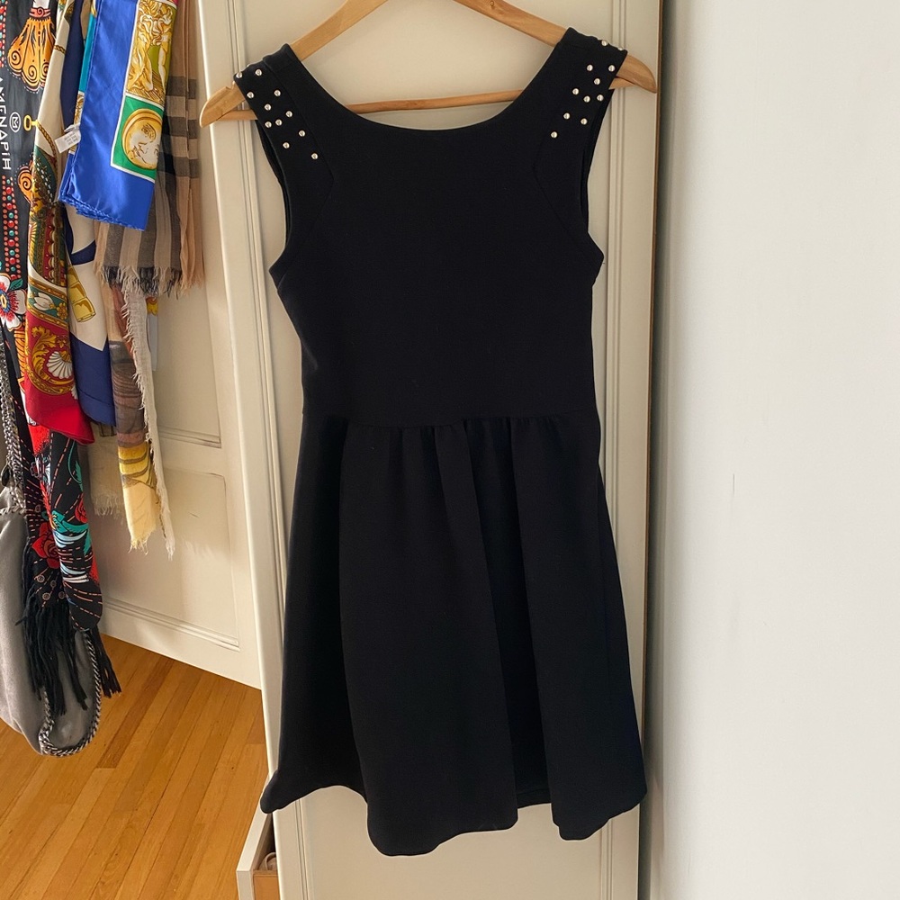 Zara Sleeveless Mini Dress with Round Neckline - Picture 2 of 6
